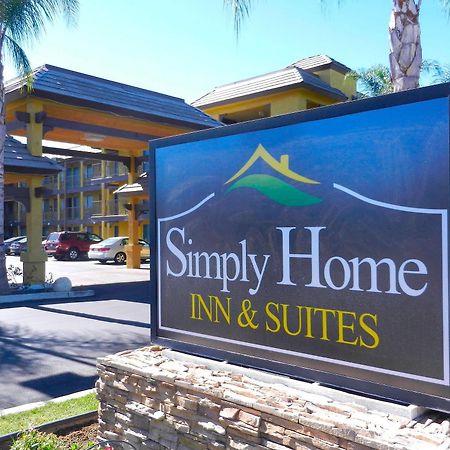 Simply Home Inn & Suites - Ривърсайд Екстериор снимка
